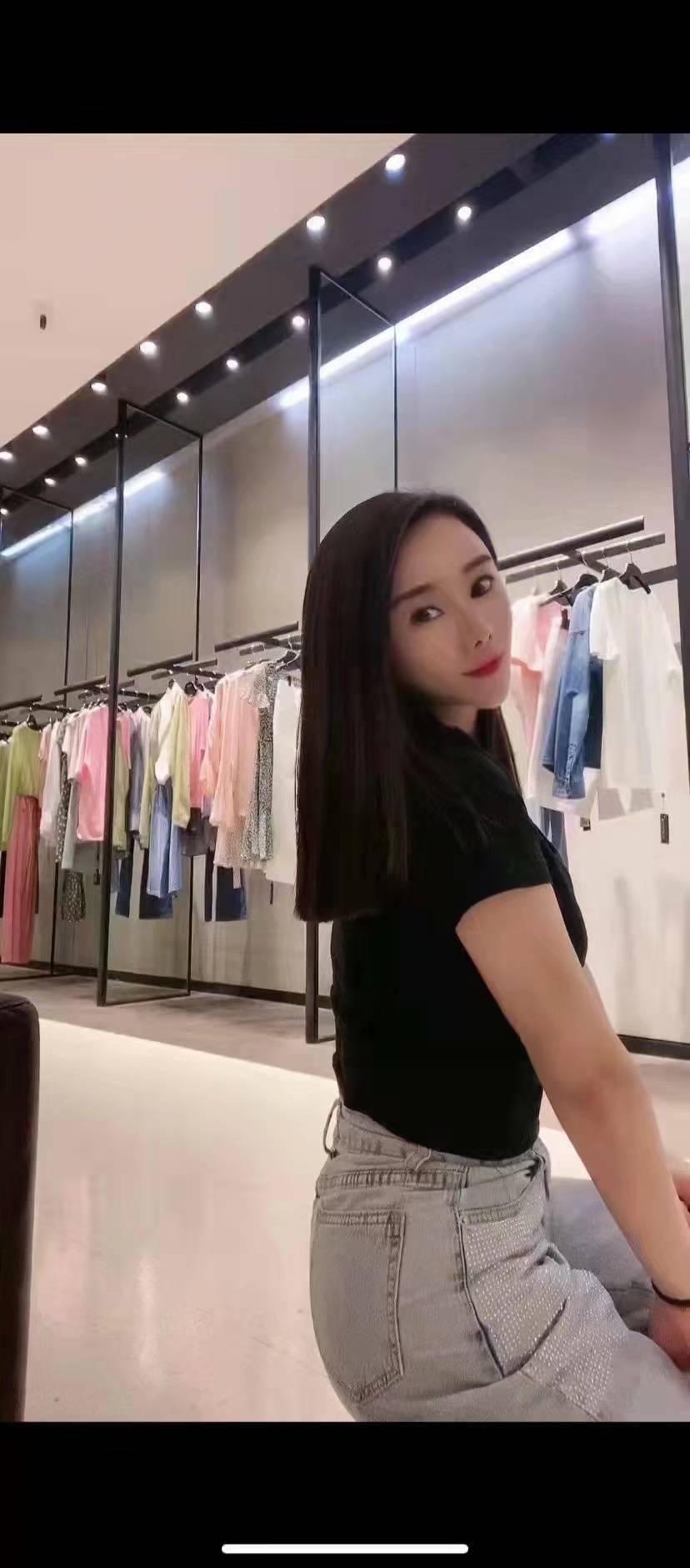 郑州东站附近漂亮妹子