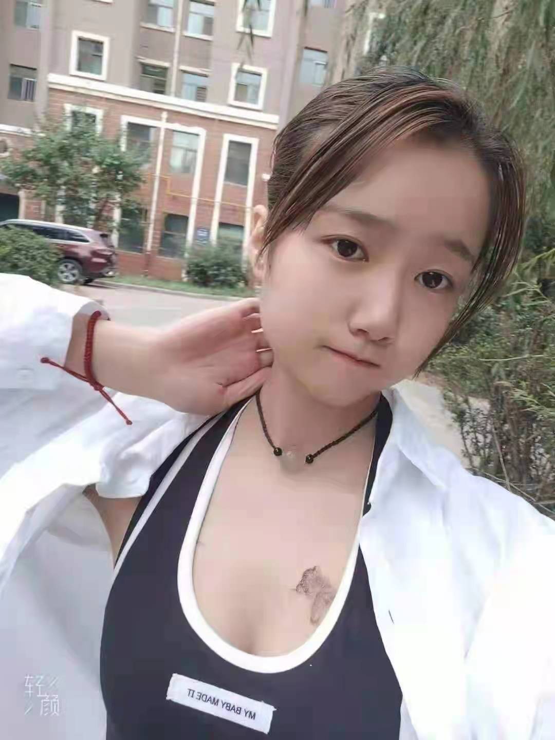 00后刚下海的可爱小妹